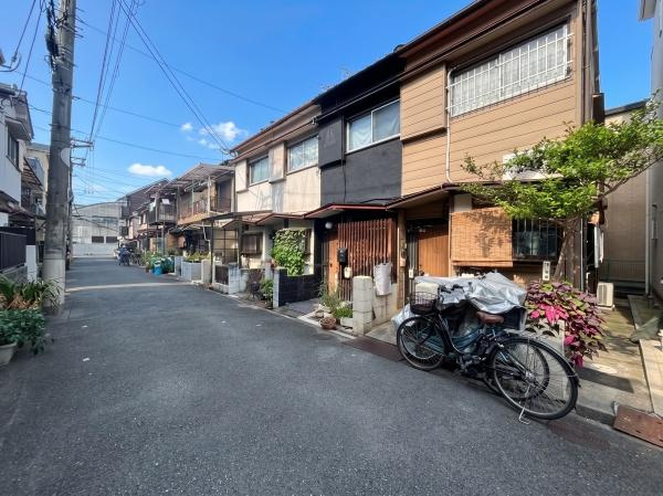 【前面道路含む現地写真】