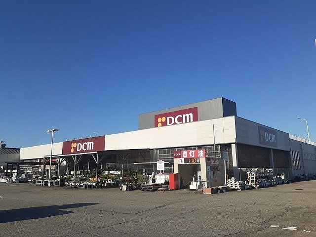 ソルミーテの周辺|DCM高岡六家店まで650m