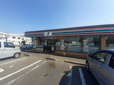 【周辺】 | メゾン　コンフォートＢ | セブンイレブン伊勢崎日乃出町店まで900m