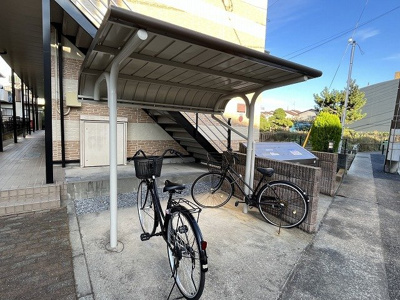 【その他】 | レオパレスクレール稲田堤 | 駐輪場　原付＆自転車のみ駐輪可能