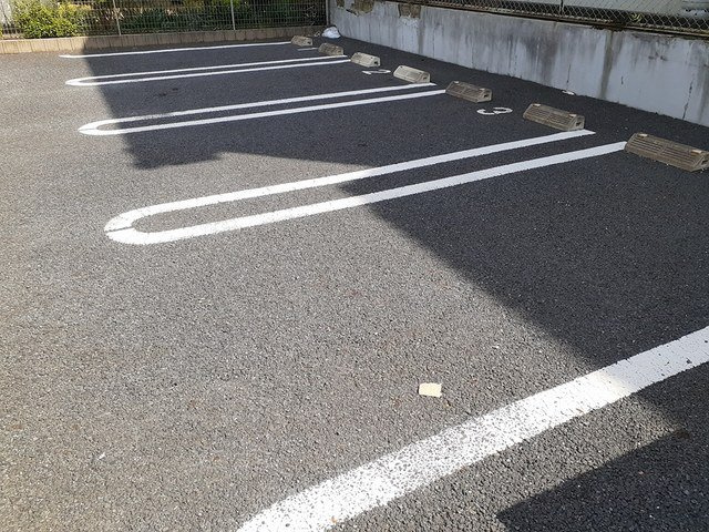 【駐車場】 | ベル　フローラ