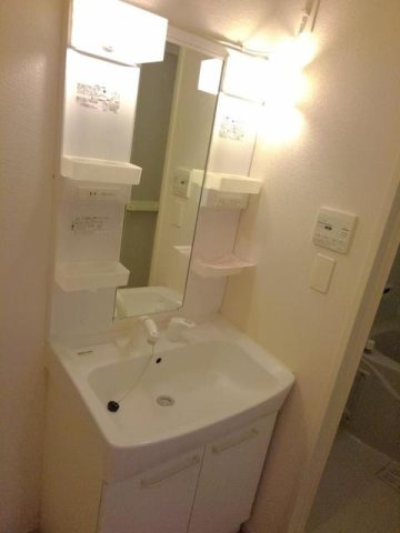 インプレスＢの洗面所