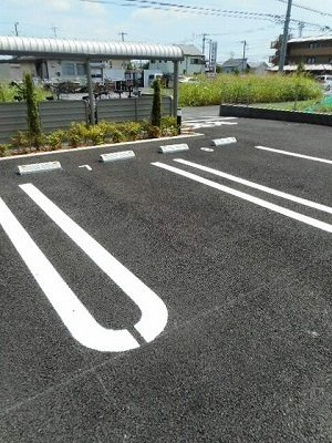 グランドソレイユの駐車場