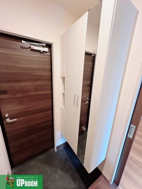 メリーモナークの玄関