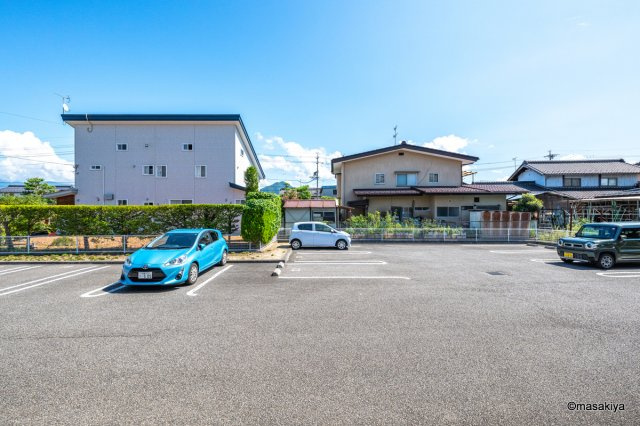 プリムローズ　Ｂの駐車場