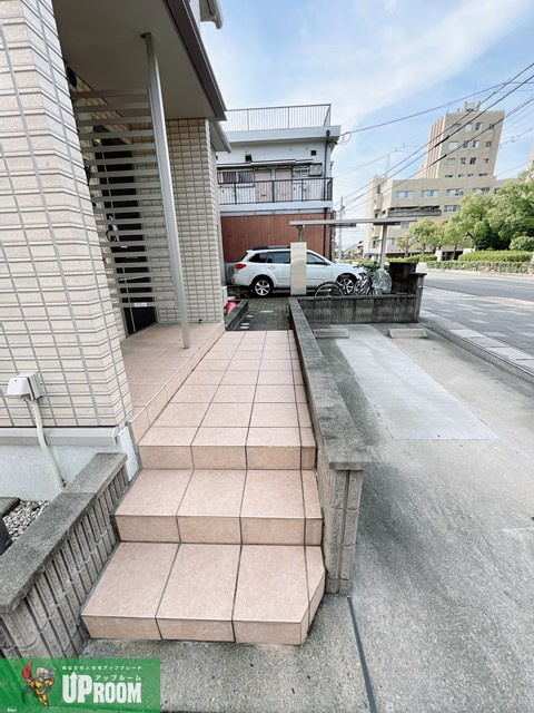 グレースハイム新宮のエントランス