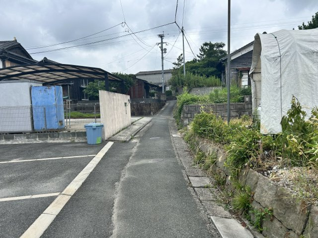 【前面道路含む現地写真】 | 唐船売地 | 400㎡超のゆとりある敷地。２世帯住宅や広いお庭も実現！