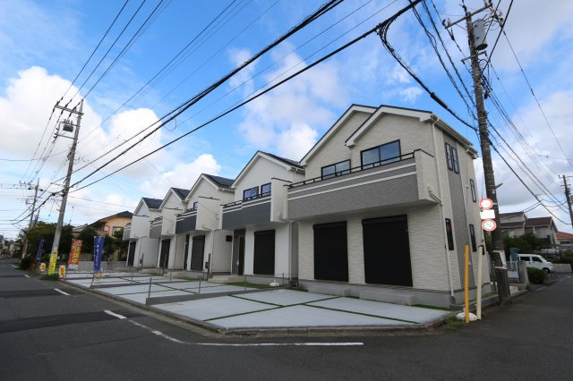 【Heartfull Town】小平市上水南町２丁目506番の外観|来客時にも便利な駐車2台可能（車種による）