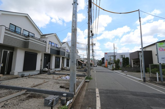 【Heartfull Town】小平市上水南町２丁目506番の外観|前面道路はゆとりの6m！お車の出し入れも楽々