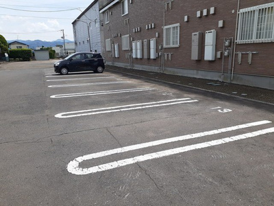 【駐車場】 | リバーストーンＢ | 車をお持ちの方に嬉しい駐車場付きの物件です