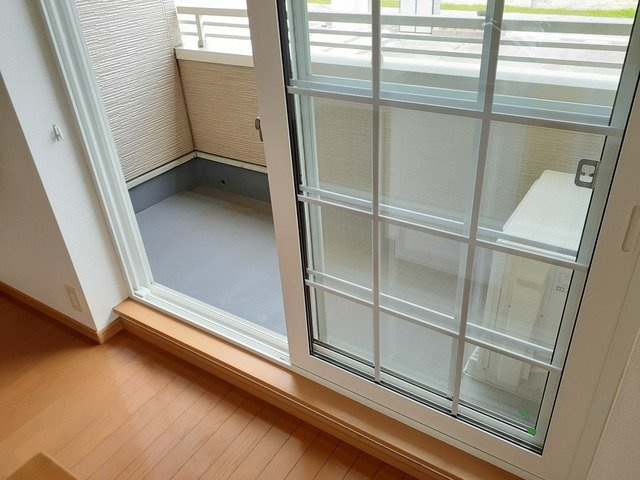 エスポワールⅡのバルコニー|暖かな日差しのふりそそぐバルコニー