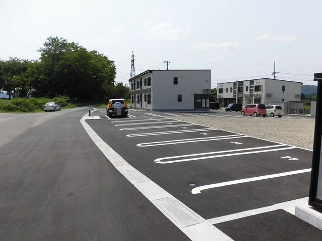 ル　クールの駐車場|駐車スペースもあります