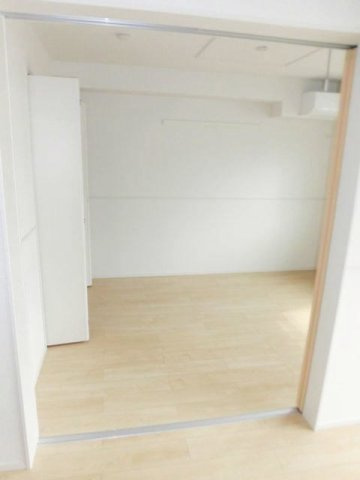 ル　クールの内装|明るい室内です