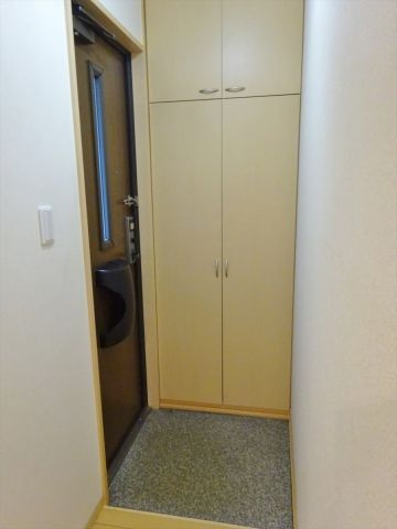ウィルモア　Ｃ棟の玄関