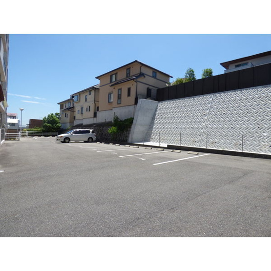 【駐車場】 | グランヴェル西山2号館