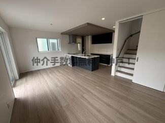 【居間・リビング】 | 神戸市須磨区若草町2丁目　新築戸建　仲介手数料無料！ | リビングです