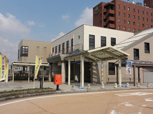 ヴィラ・セレーノ　Ｃの周辺|砺波駅まで1100m