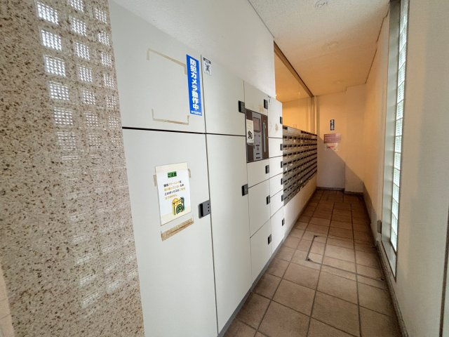 宅配BOX付で不在時でも荷物を受け取ることができます