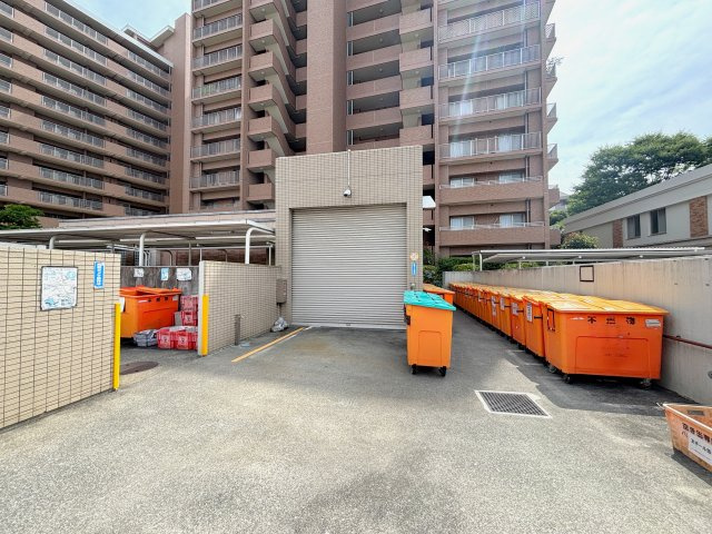 ゴミ捨て場は綺麗に整備されております。