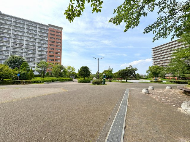 鑓水小学校、鑓水中学校の通学路。遊歩道で安全にアクセス可能です。