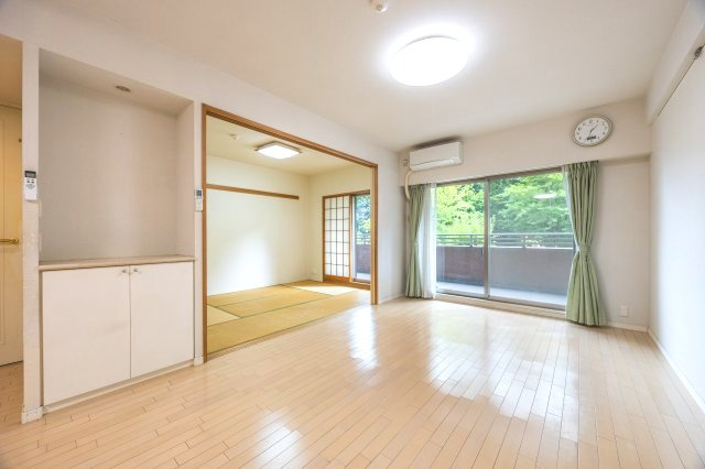 LDK約15畳。嬉しい床暖房付きです。