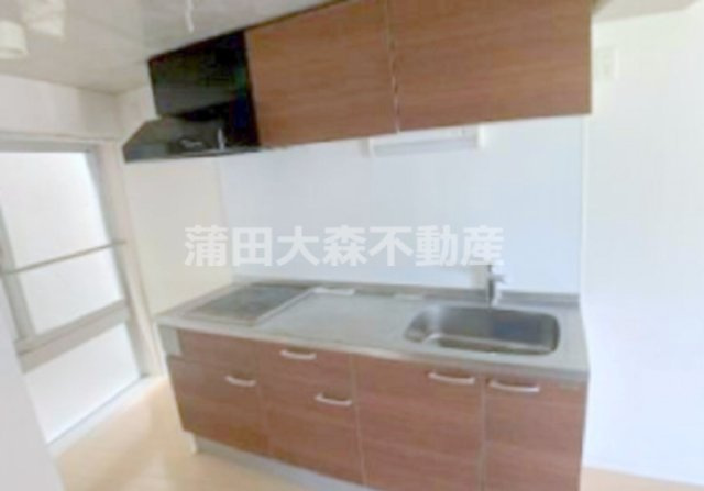 FRレジデンス大森町のキッチン|調理スペースのしっかりある大きめな2口IHのシステムキッチン