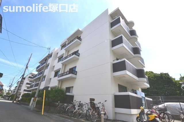 パープルツィン園田の外観