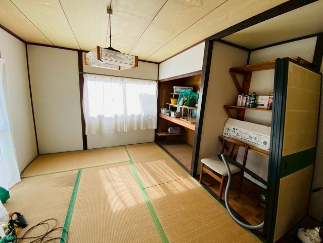 芝山町大台　売り倉庫の和室