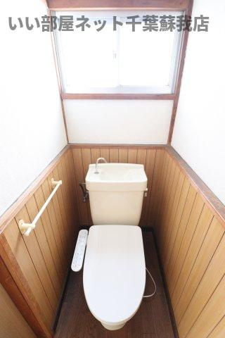 大塚荘のトイレ|落ち着いた色調のトイレです