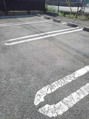 ボナールの駐車場