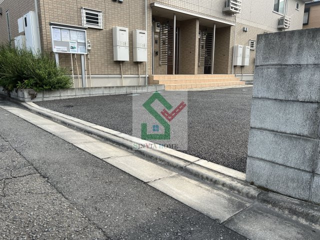 エステート西堀2のエントランス
