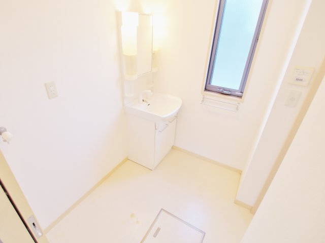 シャルマン西浜 A棟の洗面所