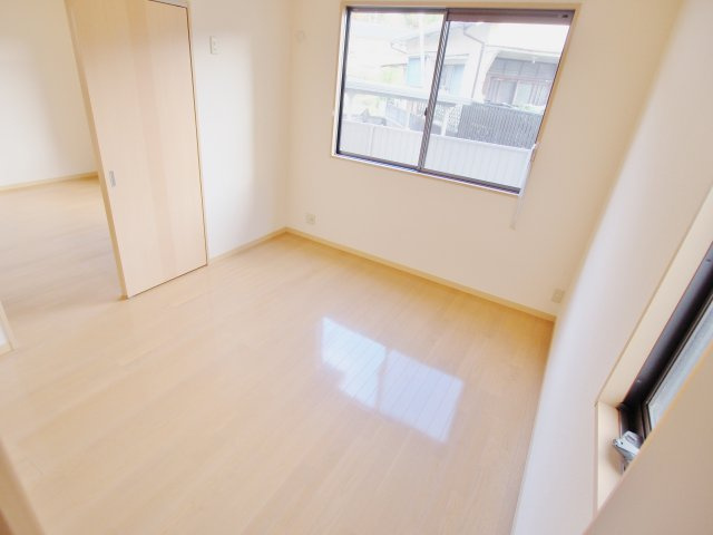 シャルマン西浜 A棟の洋室