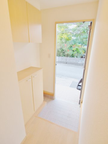シャルマン西浜 A棟の玄関