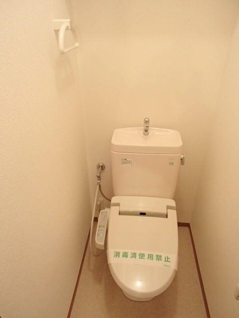 ヴェルデ自由が丘のトイレ|温水洗浄便座付き