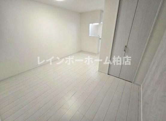 特典：仲介手数料が無料です!!の居間・リビング