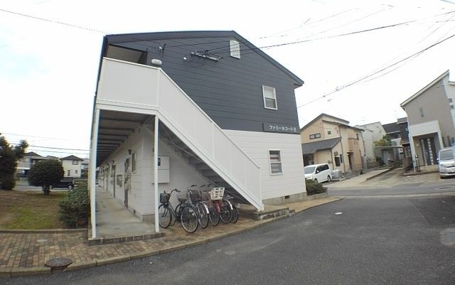 ファミールコートⅡの外観