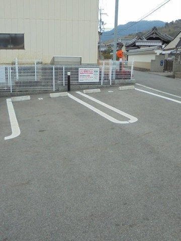 グラードⅢの駐車場