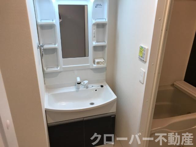 MARUKATSU UTAZUの洗面所|洗髪洗面化粧台