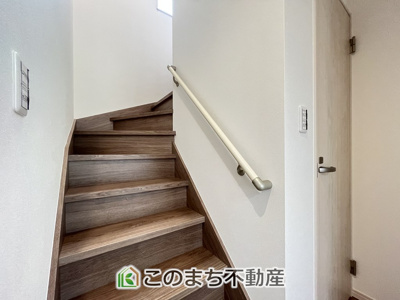 【内装】 | クライン小山市塚崎1期　  | 小さなお子様やご年配の方にやさしい手すり付きの階段☆