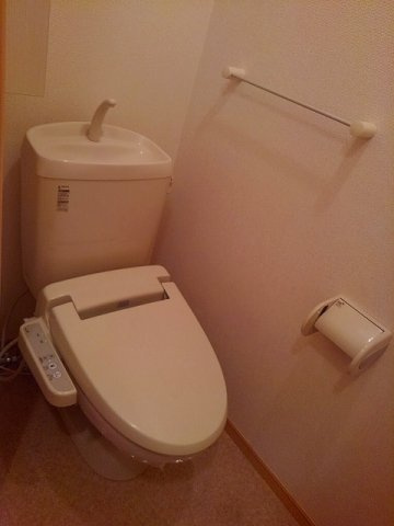 イーハ・トーブⅡのトイレ|落ち着いたトイレです