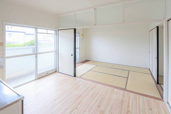 ビレッジハウス水巻4号棟の居間・リビング|ビレッジハウスの同一物件・同一タイプの間取りの写真です