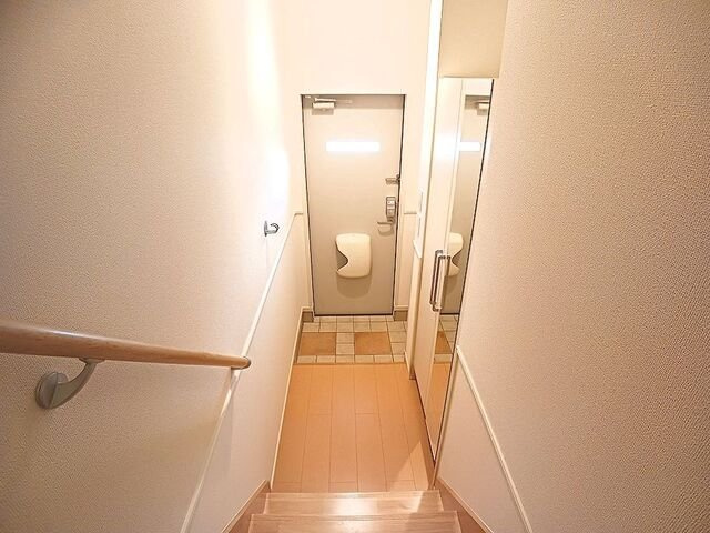 メゾンウィズⅡの玄関