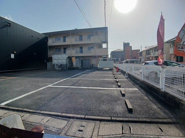 ドミール三ヶ森の駐車場