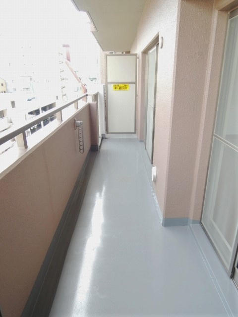 大阪市西区江戸堀３丁目の賃貸マンションのバルコニー|現状有姿