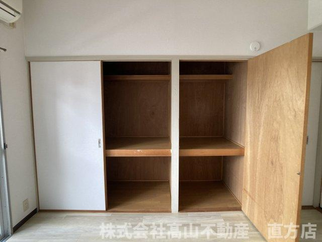 直方市大字頓野の賃貸マンションの収納