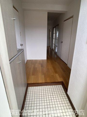 直方市大字頓野の賃貸マンションの玄関