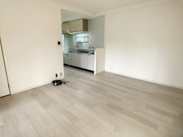 直方市大字頓野の賃貸マンションの居間・リビング