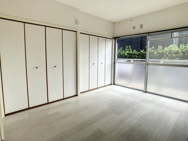 直方市大字頓野の賃貸マンションの洋室