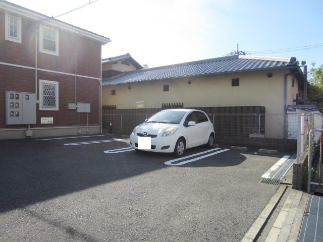 【駐車場】